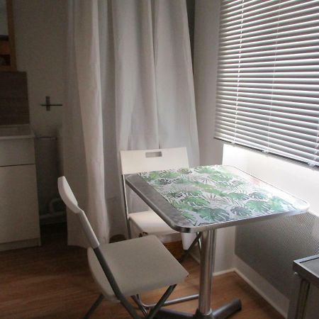 Petit Studio Apartment Lodeve Exterior photo